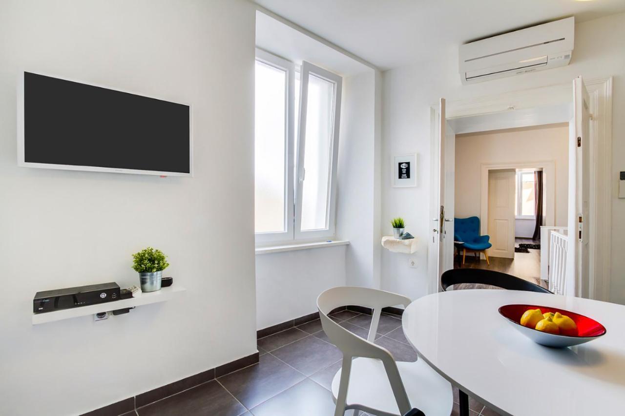 Divinity'S - Old Town Center Apartment Zadar Luaran gambar