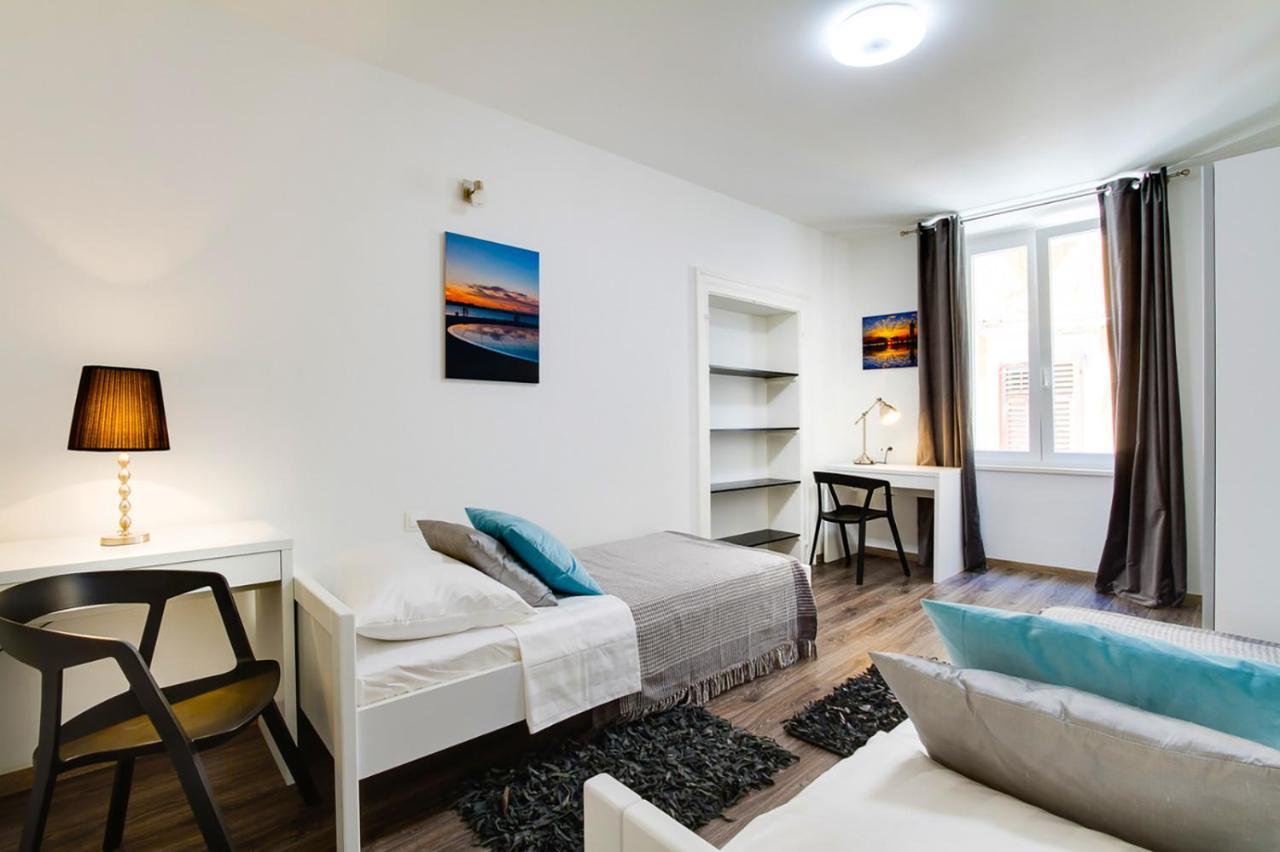 Divinity'S - Old Town Center Apartment Zadar Luaran gambar