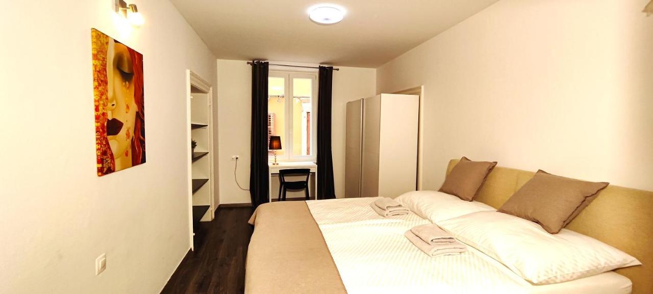 Divinity'S - Old Town Center Apartment Zadar Luaran gambar